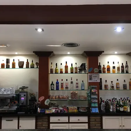 La Parra Hotel *